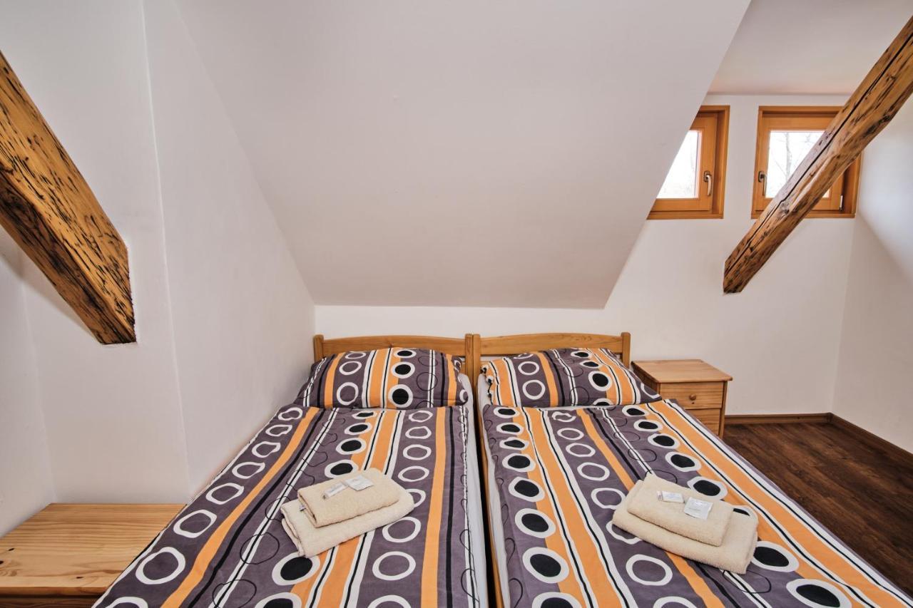 Hotel Strnadovsky Mlyn Jesenice  Exterior foto